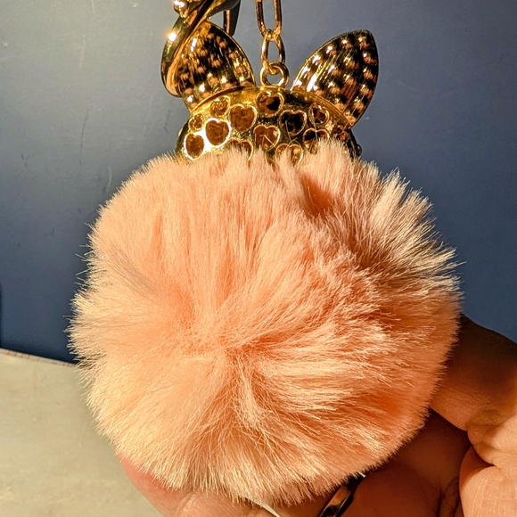 Peach Fox Fur & Pearl Keychain/ Bag Charm - Picture 5 of 5
